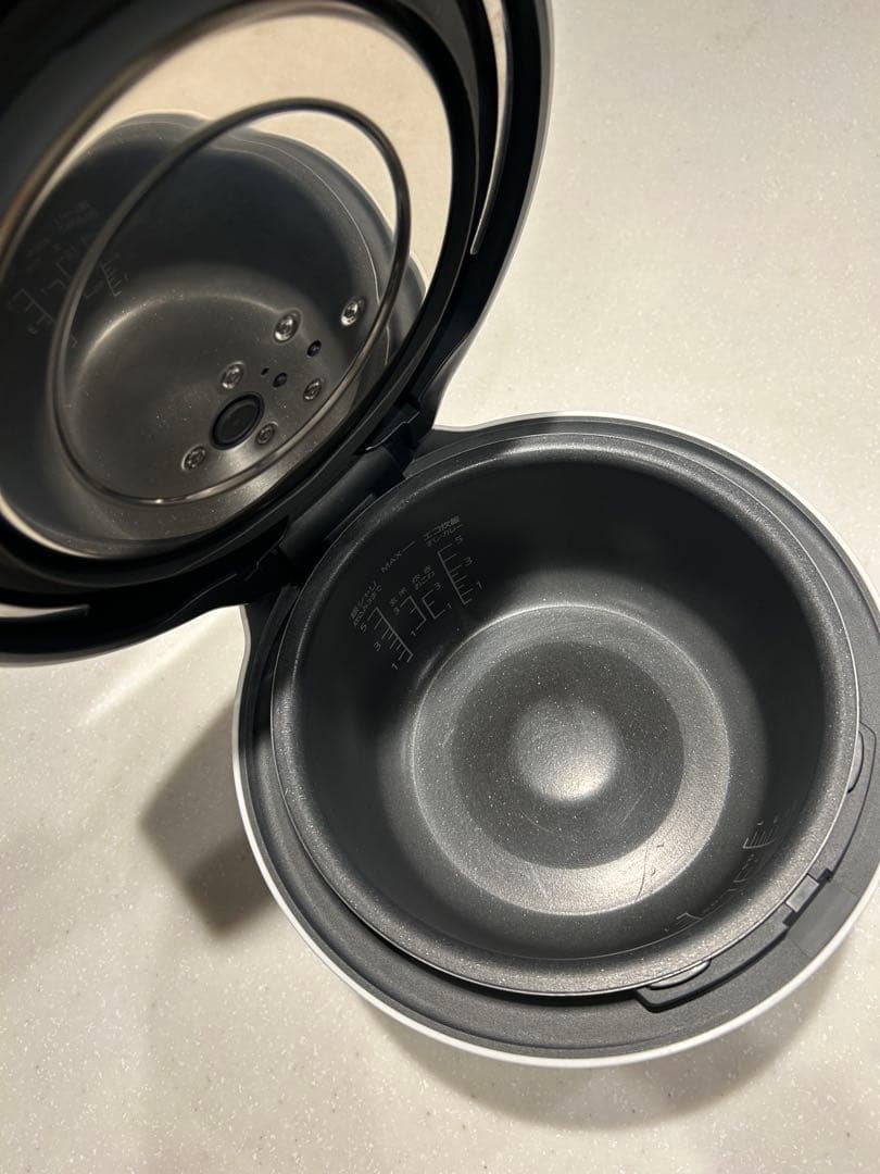 Panasonic SR-NB102 炊飯器 2023年製（蓋の開閉に注意点有）