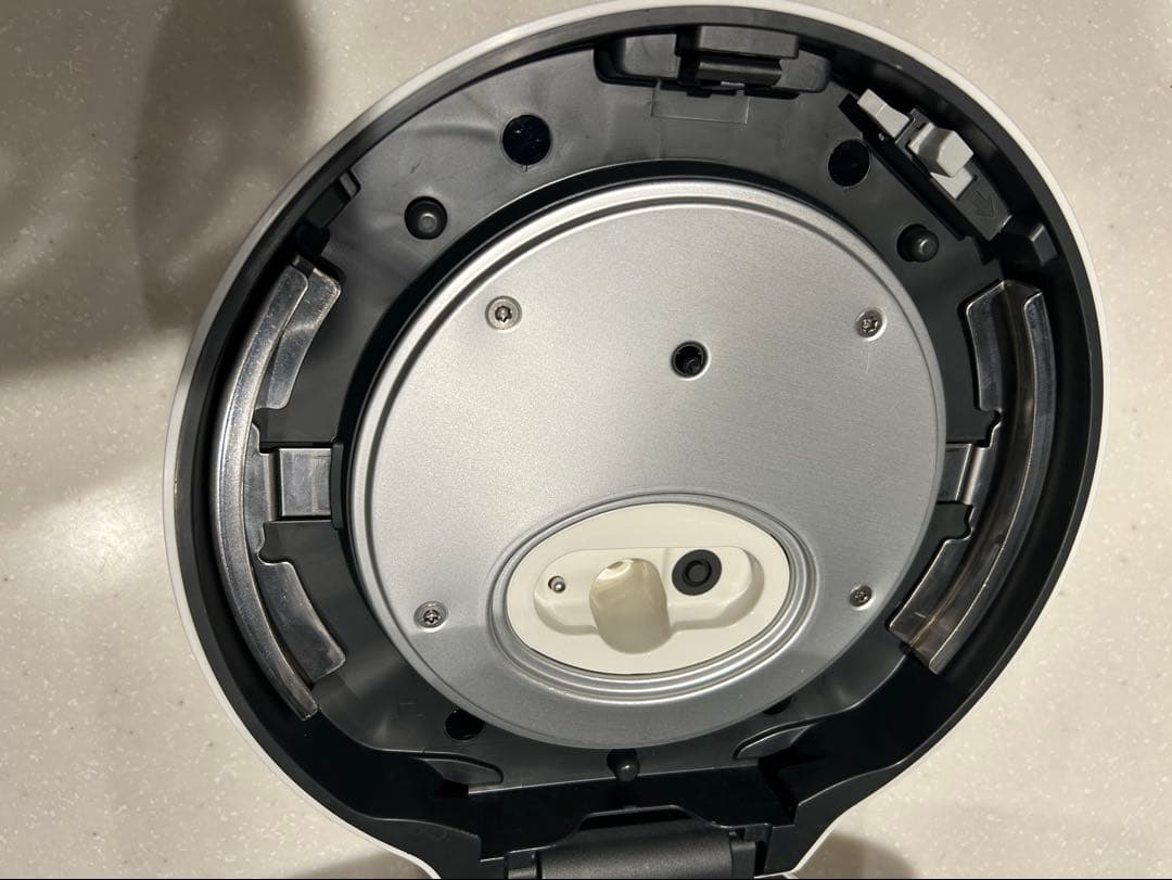 Panasonic SR-NB102 炊飯器 2023年製（蓋の開閉に注意点有）