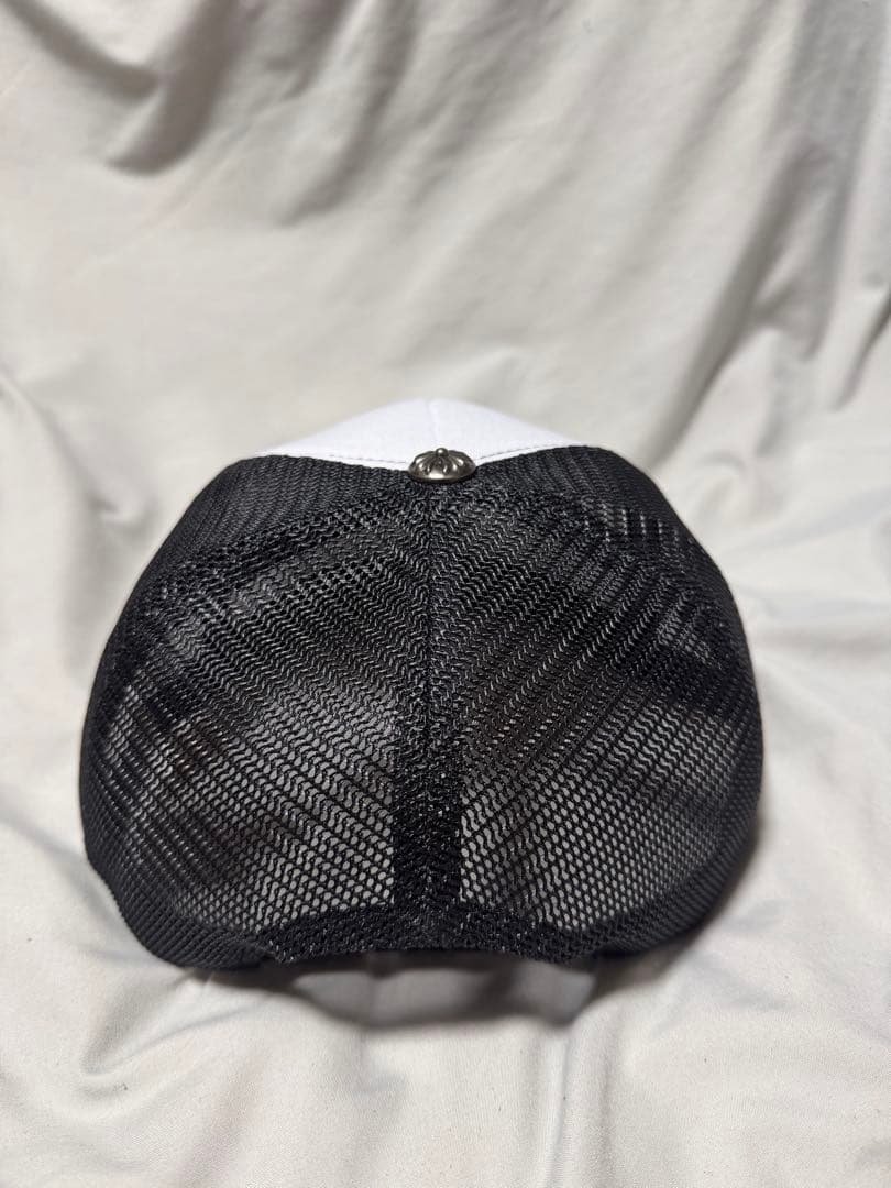 CHRONIC HEARTS トラッカーキャップ ホワイト/ブラック