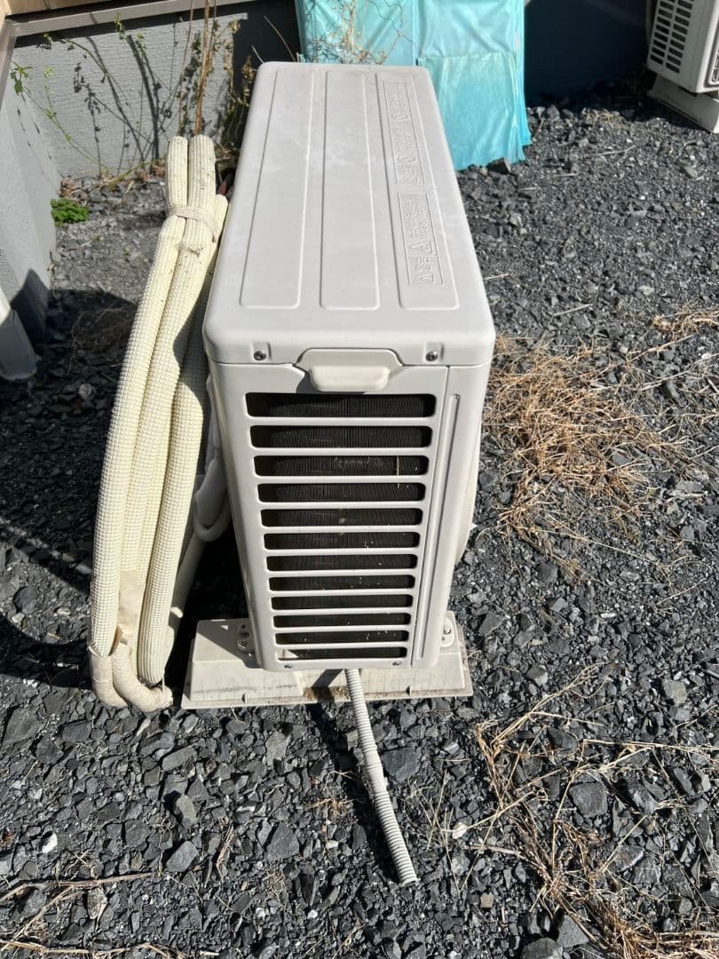 2022年製 RAS-J221M(W) エアコン本体