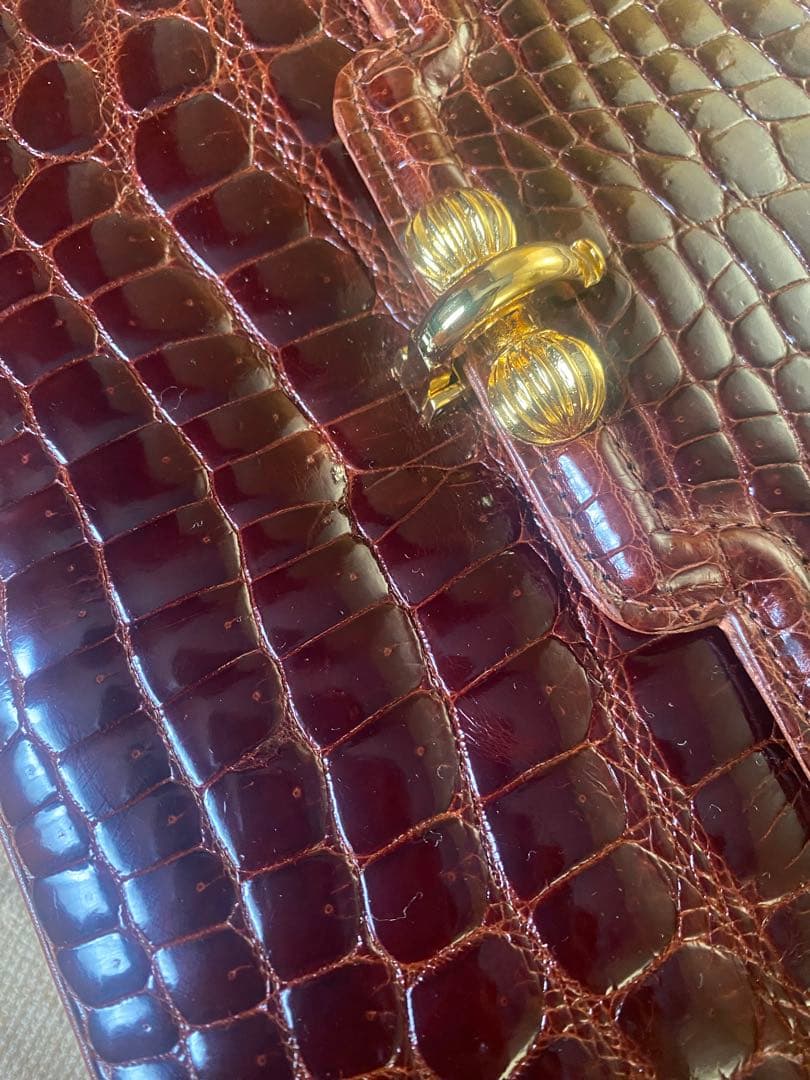 ボルドーブラウン ショルダーバッグ