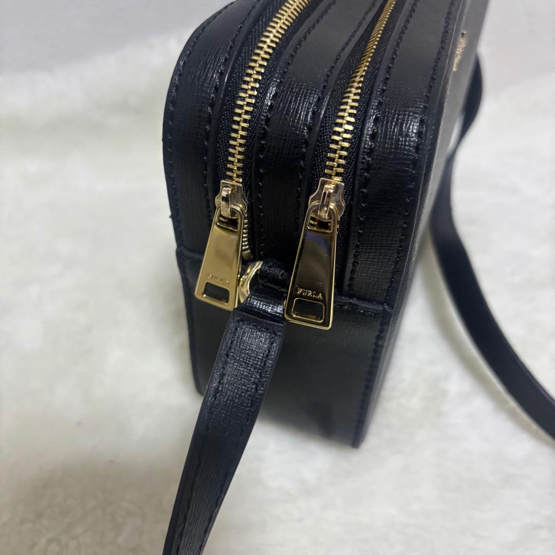FURLA LILLI フルラ リリー ショルダーバッグ カメラバッグ ブラック