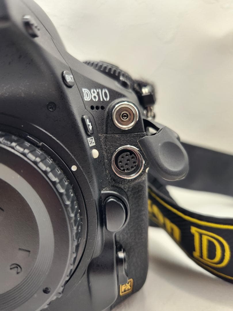 D810ボディ 充電器　バッテリー２個