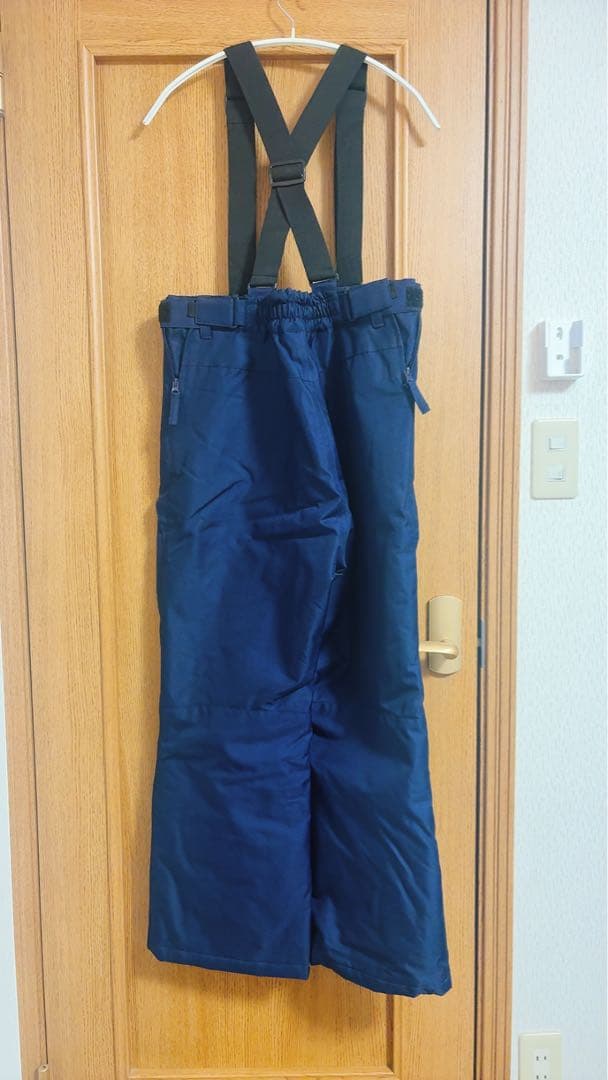 【cosby】マルチカラースキーウェアとネイビーパンツ