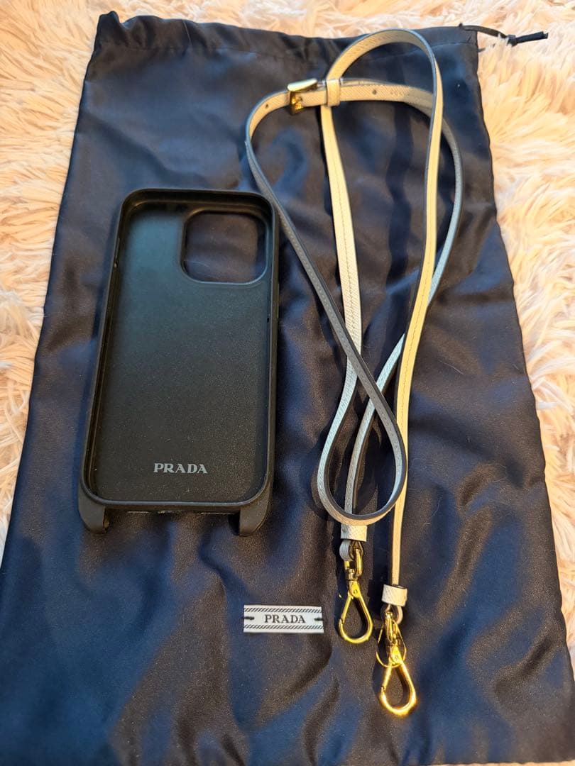 正規品 PRADA サフィアーノトライアングル iPhone14 Pro用ケース