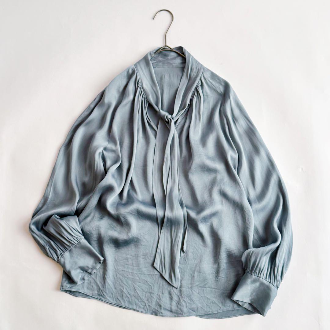 トゥモローランドコレクション ウォッシャブルサテン ボウタイギャザーブラウス