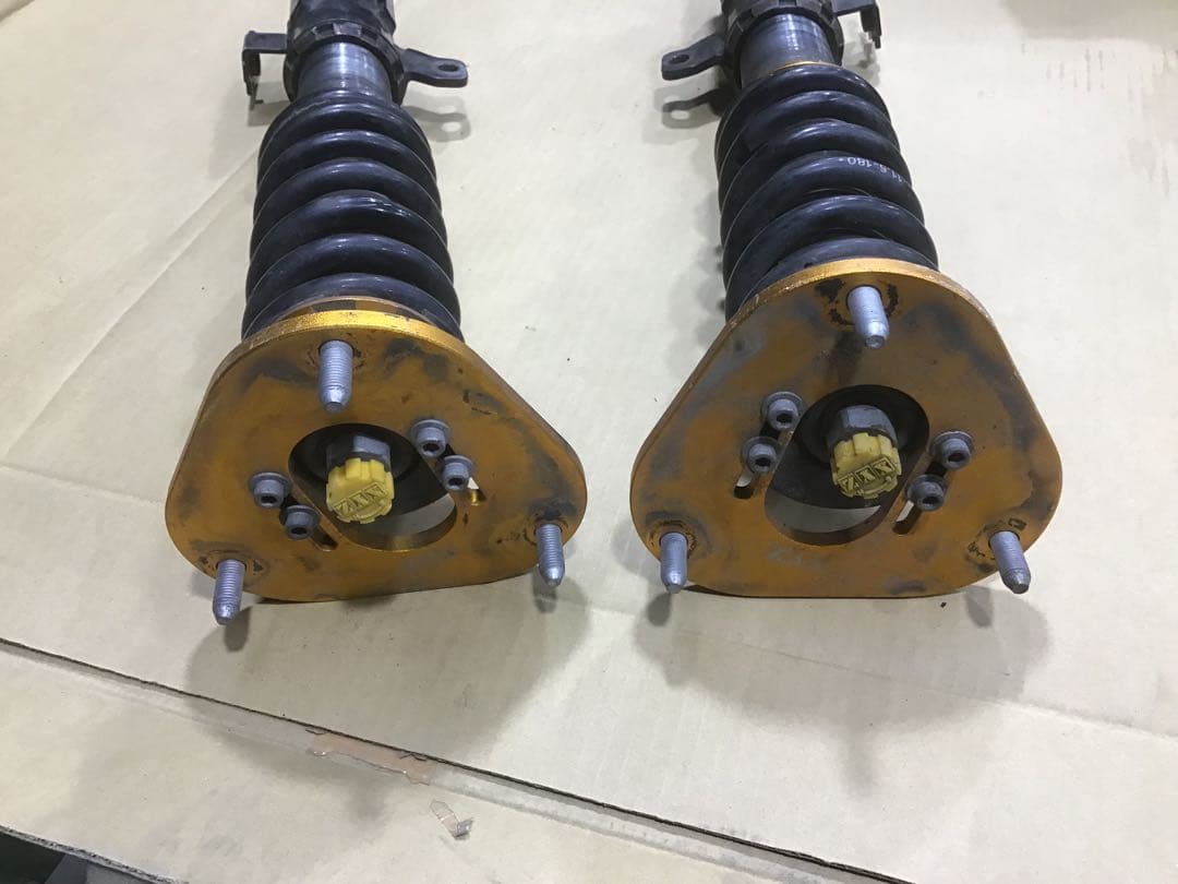 30 プリウス XYZ 車高調