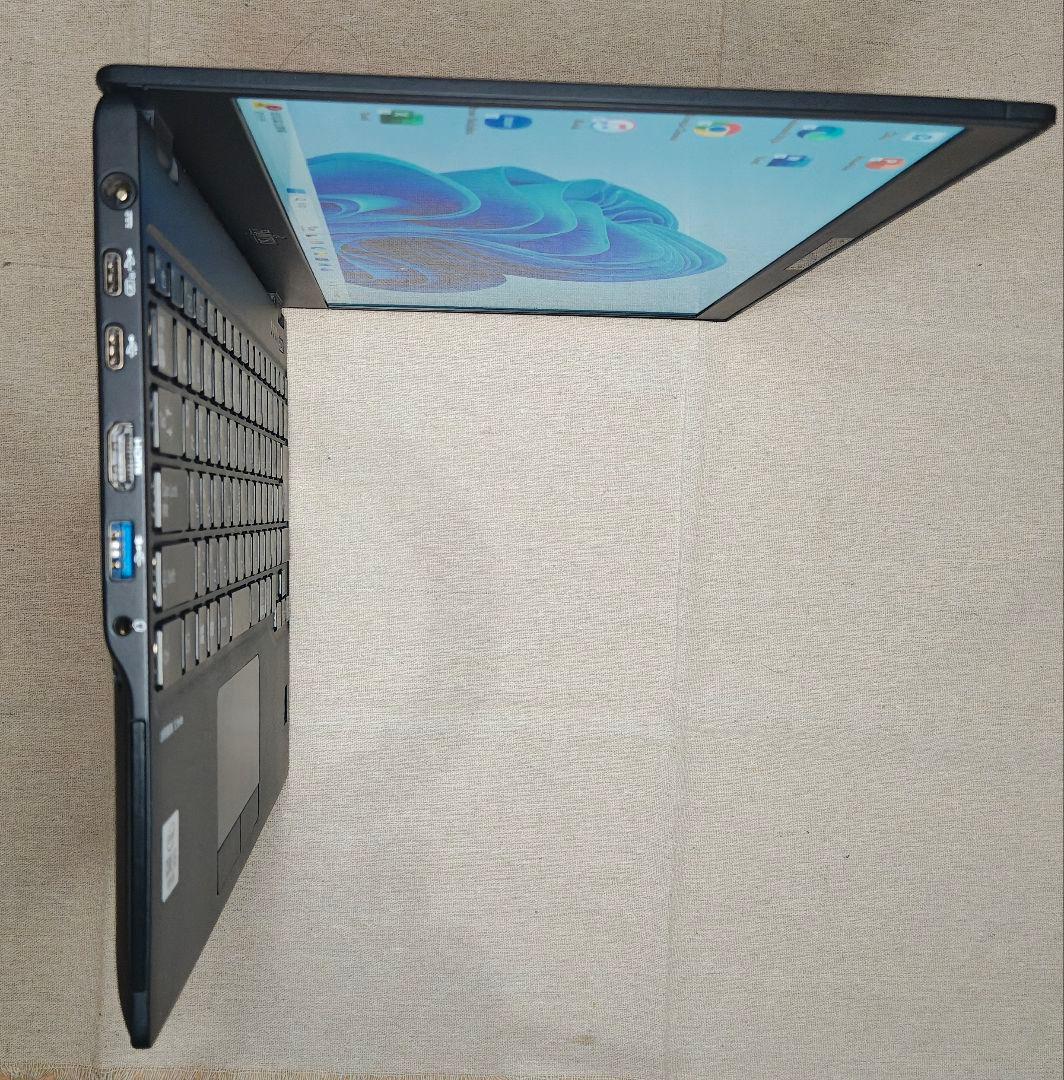 F-95/薄型・軽量777g/10世代i5-10310U/SSD256/8GB