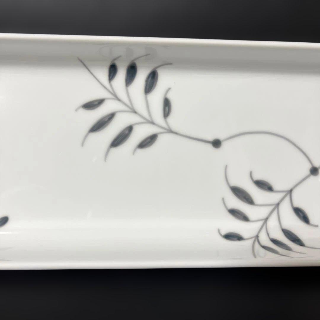 ［新品］ロイヤルコペンハーゲン　ブラックフルーテッドメガ　ロングデッシュ②