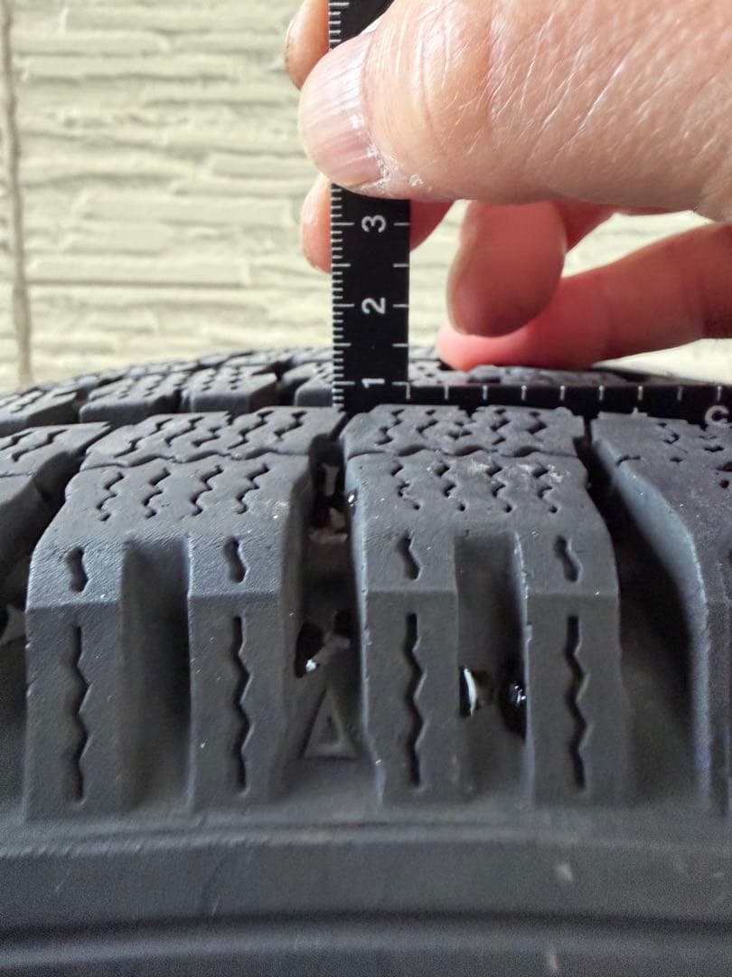 トーヨータイヤ 195-80R15 スタッドレスタイヤ 純正鉄ホイール付 4本