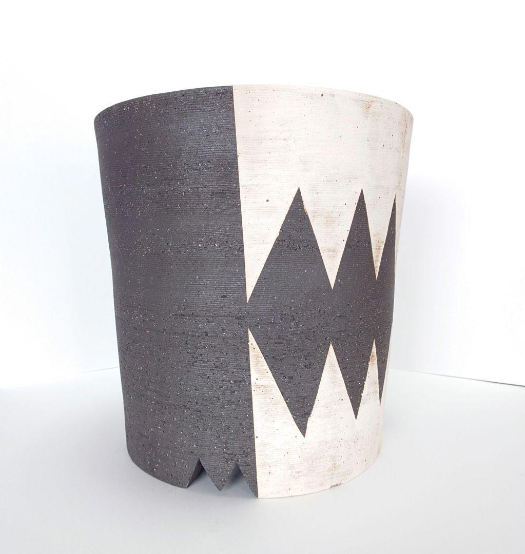 鉢・プランター invisible ink. BITER size M