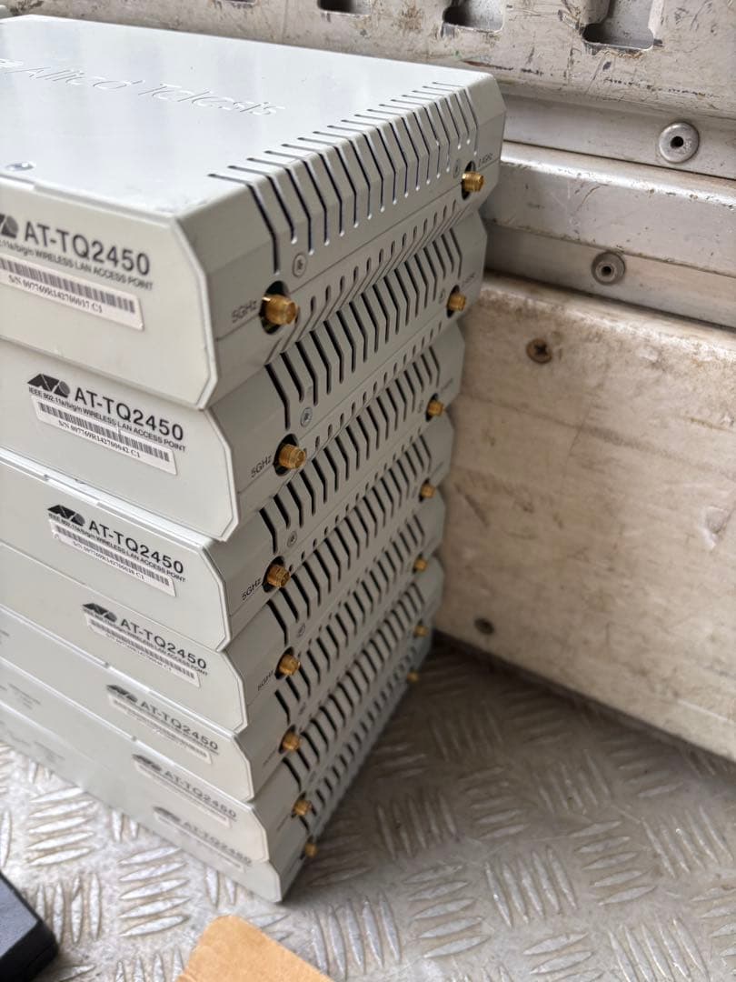 AT-TQ2450　アライドテレシス １４台　アンテナ　電源など　現状ジャンク