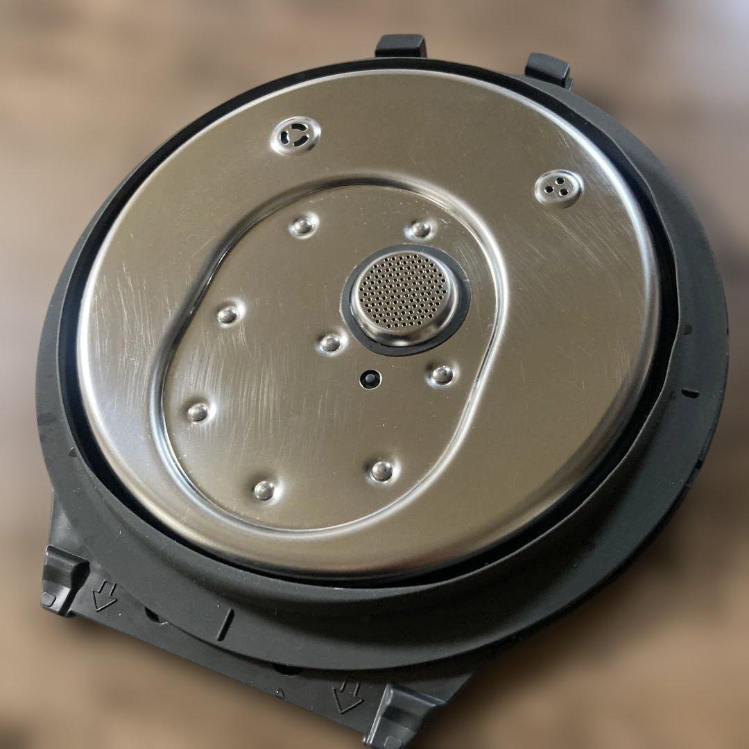 Panasonicビストロ可変圧力IH炊飯器 SR-V10BA