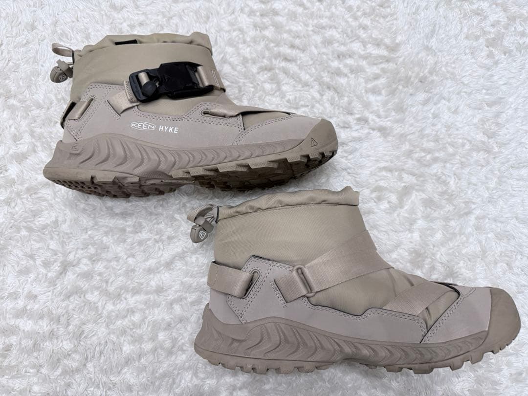 HYKE✖️KEEN コラボ　スノーブーツ　ベージュ　　　25.0