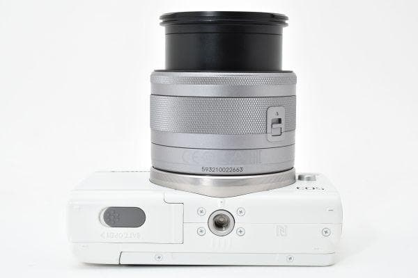 【美品】キャノン Canon EOS M100 レンズキット ミラーレスカメラ