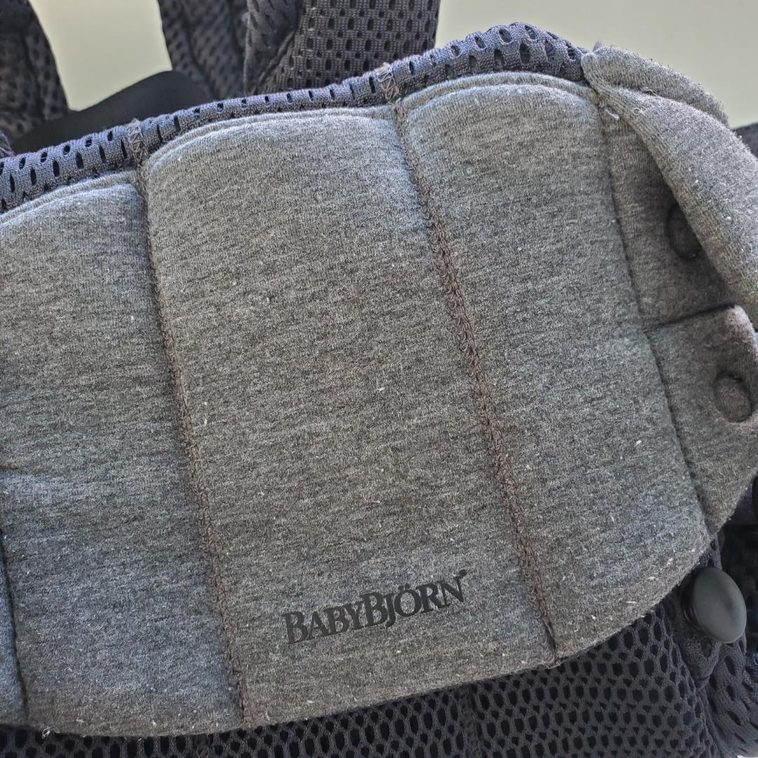 【美品】ベビービョルン　抱っこ紐　ハーモニー　アンスラサイト