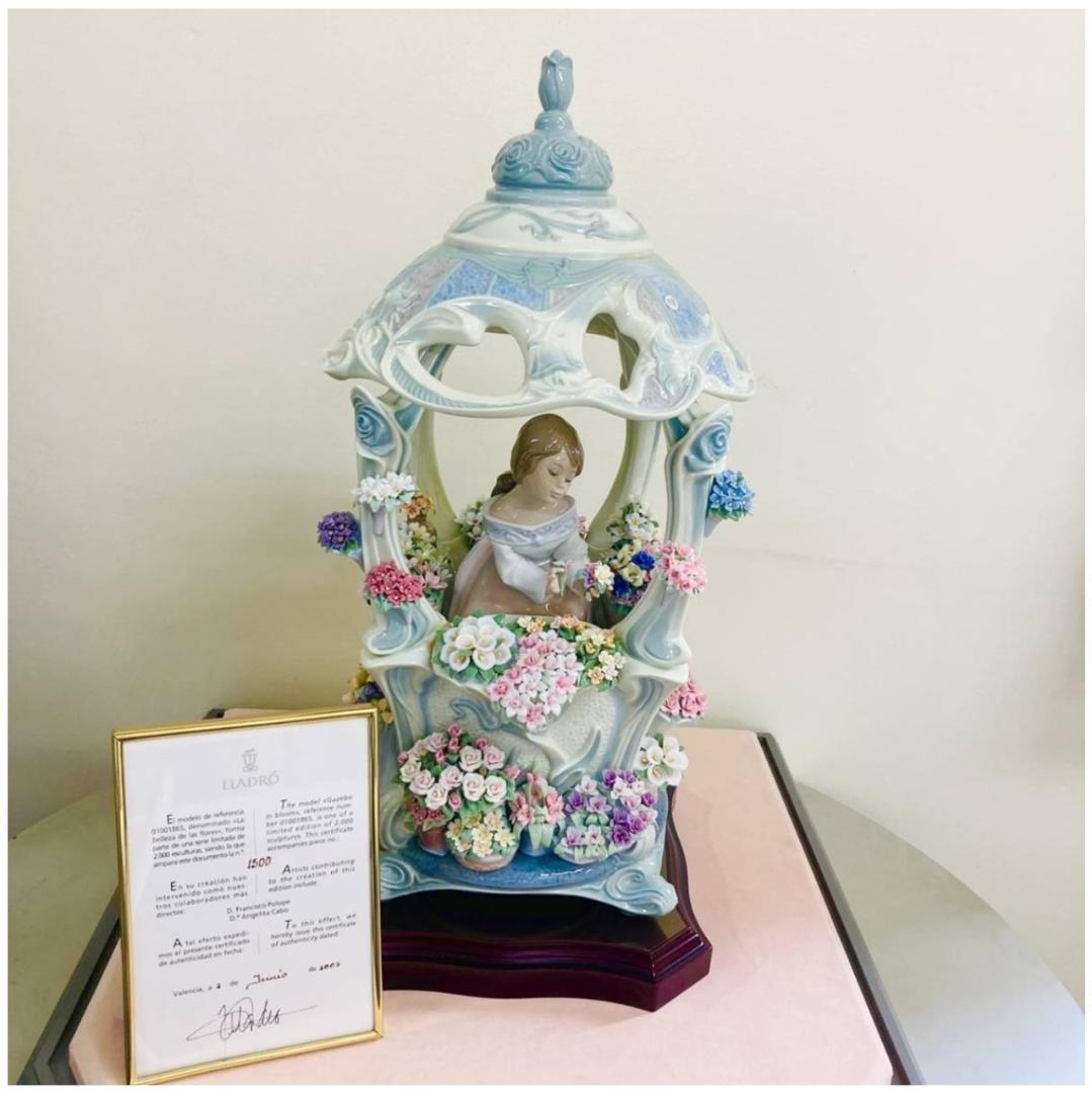 引取限定！リヤドロ LLADRO お花に囲まれて 2000体限定 ガラスケース付