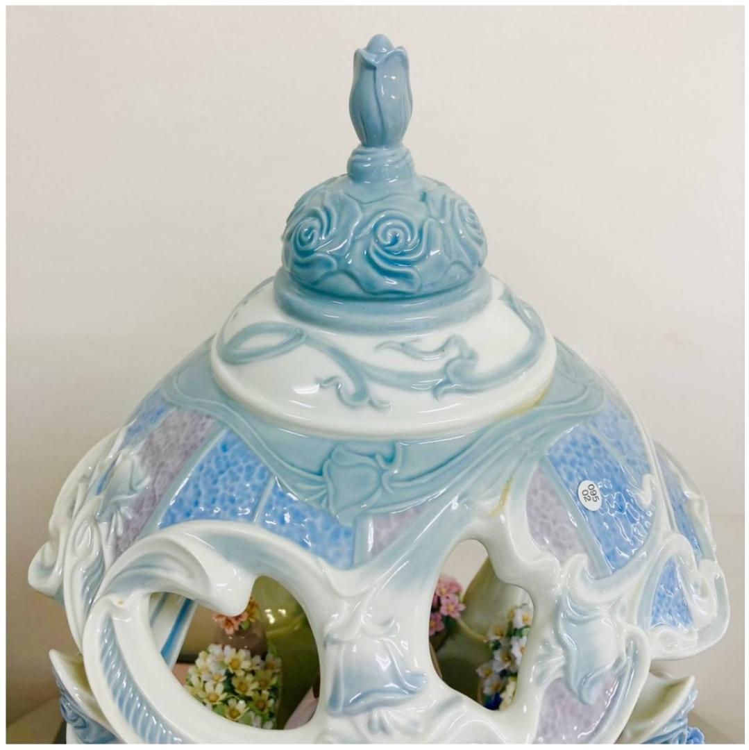 引取限定！リヤドロ LLADRO お花に囲まれて 2000体限定 ガラスケース付