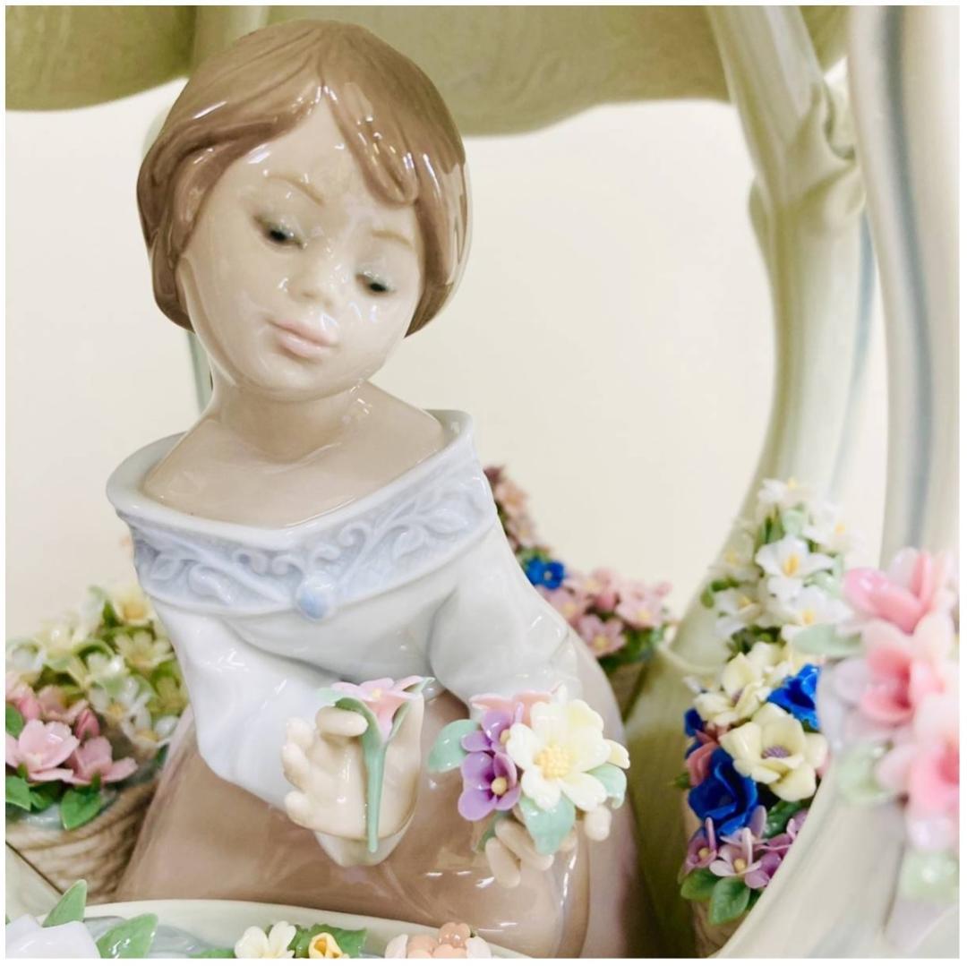 引取限定！リヤドロ LLADRO お花に囲まれて 2000体限定 ガラスケース付
