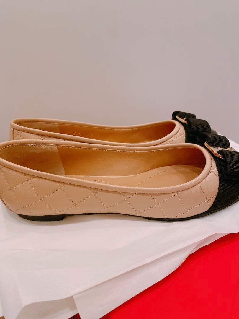 サルヴァトーレフェラガモ ヴァリナ フラット 5.5