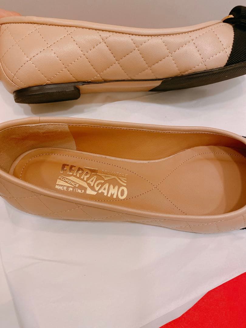 サルヴァトーレフェラガモ ヴァリナ フラット 5.5