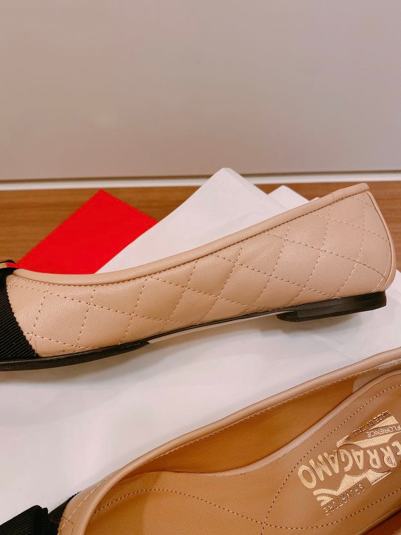 サルヴァトーレフェラガモ ヴァリナ フラット 5.5