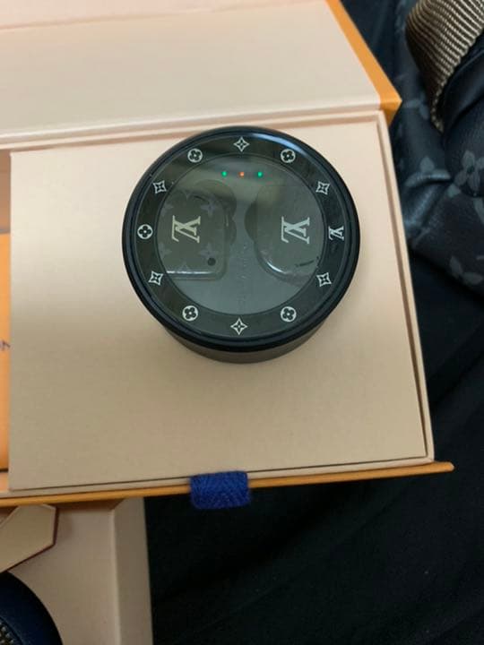 ルイヴィトン ワイヤレスイヤホン 使用回数2回