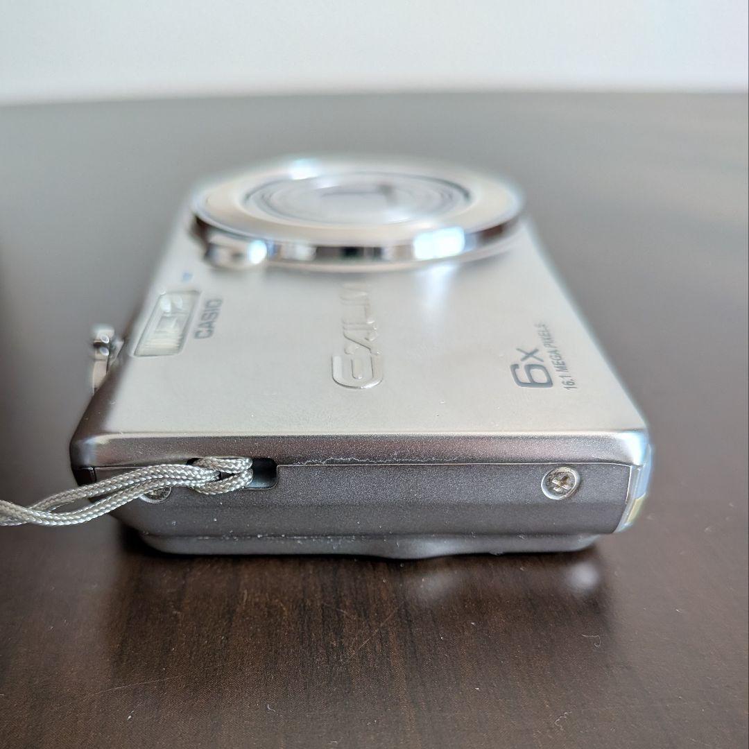 CASIO EXILIM EX-Z690 コンパクト デジタルカメラ デジカメ