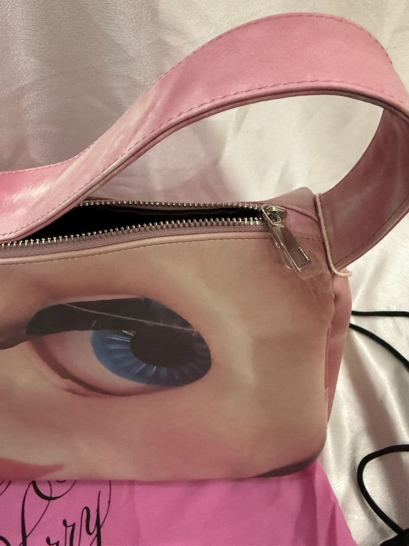 I’m sorry by Petra Collins ピンク ショルダーバッグ
