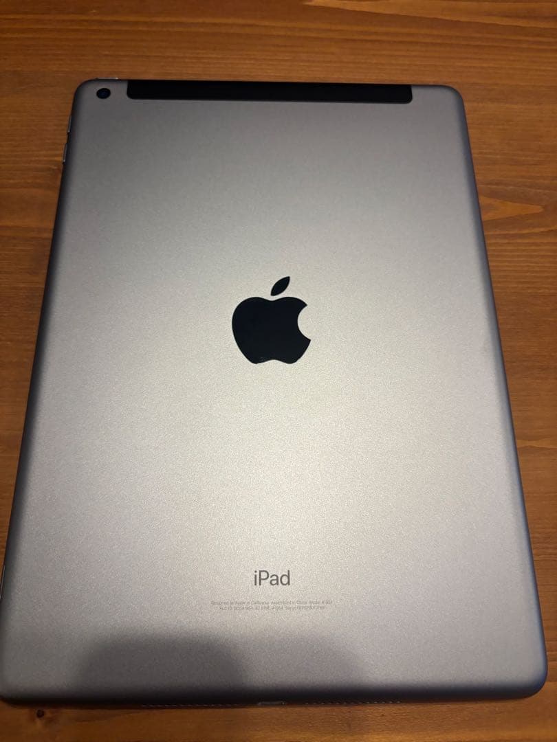 iPad (6th)128GB Cellular(docomo) 第6世代