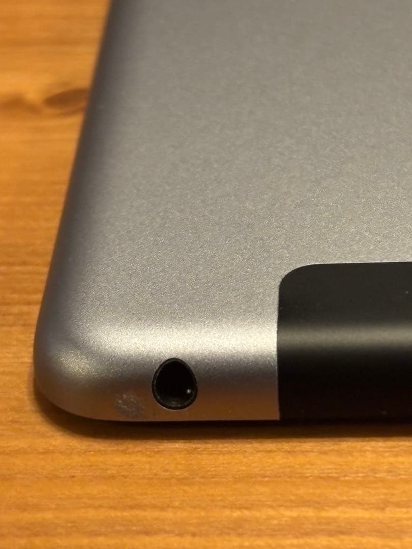 iPad (6th)128GB Cellular(docomo) 第6世代