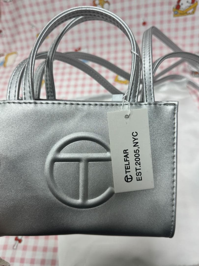 Telfar シルバーサコッシュ