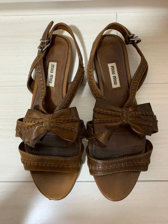 Miu Miu bow サンダル と adidas nmd