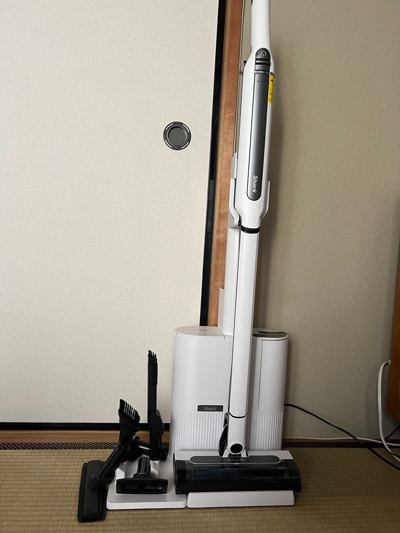 Shark キャニスター掃除機 ホワイト アタッチメント付き　CS151JAE