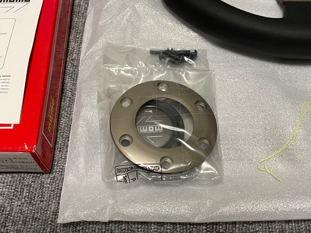 Cube　MOMO RACE 32 ステアリング 正規品 ほぼ未使用