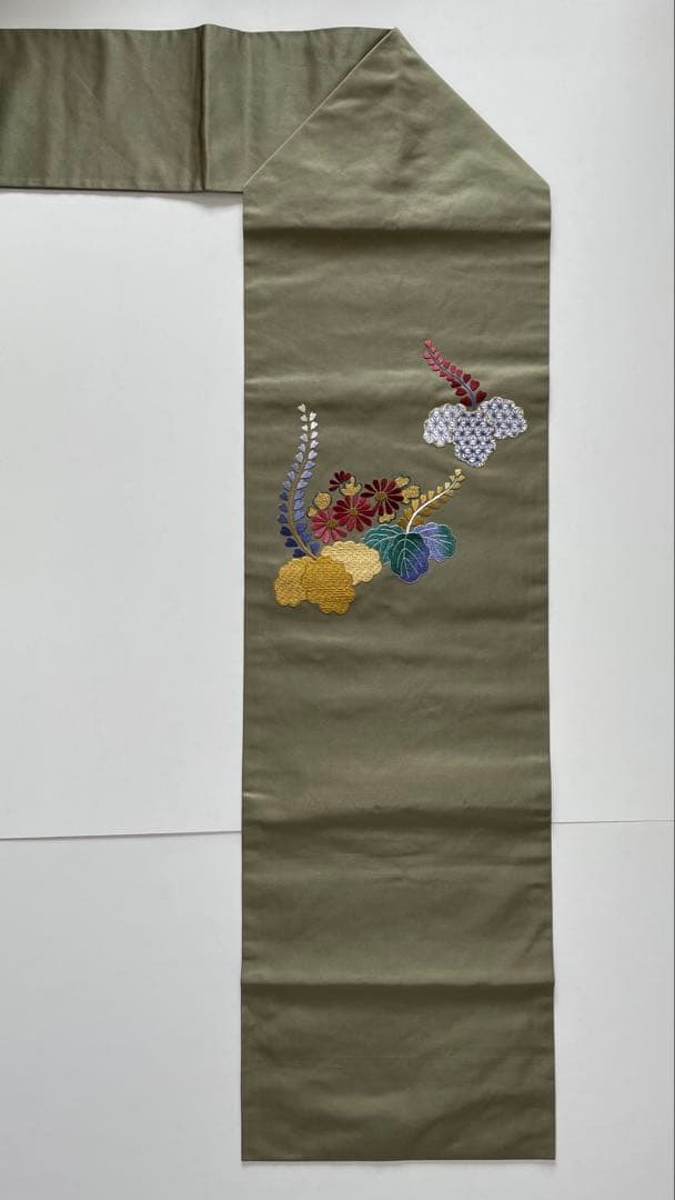 【美品】刺繍の美しい塩瀬の名古屋帯 桐 菊 オリーブグリーン 金銀糸 長尺