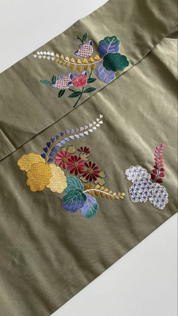 【美品】刺繍の美しい塩瀬の名古屋帯 桐 菊 オリーブグリーン 金銀糸 長尺