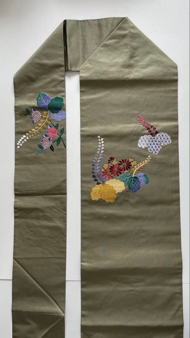 【美品】刺繍の美しい塩瀬の名古屋帯 桐 菊 オリーブグリーン 金銀糸 長尺