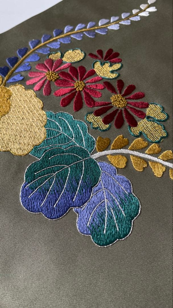 【美品】刺繍の美しい塩瀬の名古屋帯 桐 菊 オリーブグリーン 金銀糸 長尺