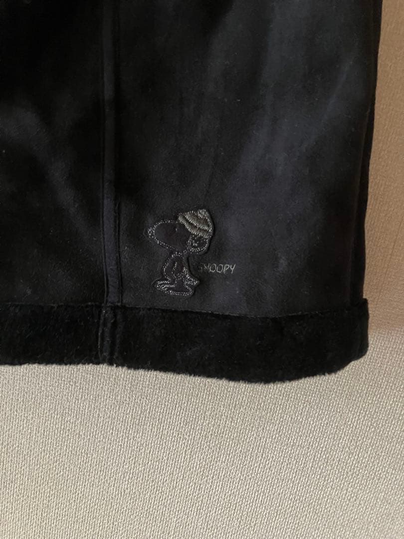グリーンクラブスヌーピー刺繍入り黒ミニスカート新品タグ付黒ボア冬向き7号