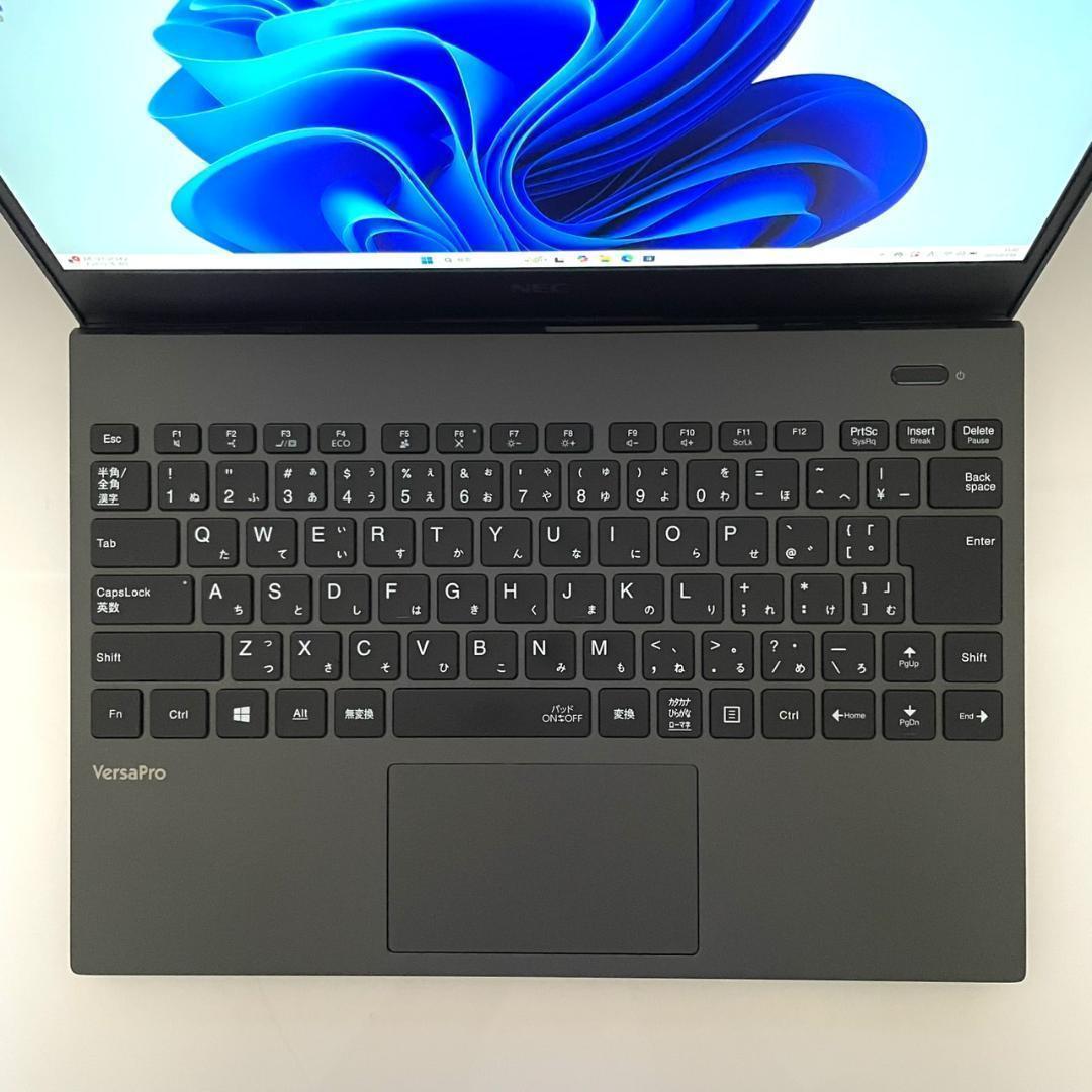 第10世代i7 2020年製 メモリ16GB 超軽量モデル NEC JJ4