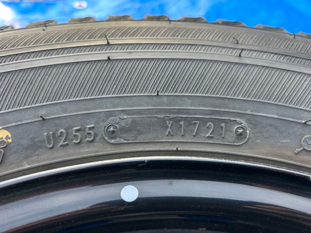 冬用タイヤ　ハイエース使用　状態良し　15インチ ブラックホイール 4本セット