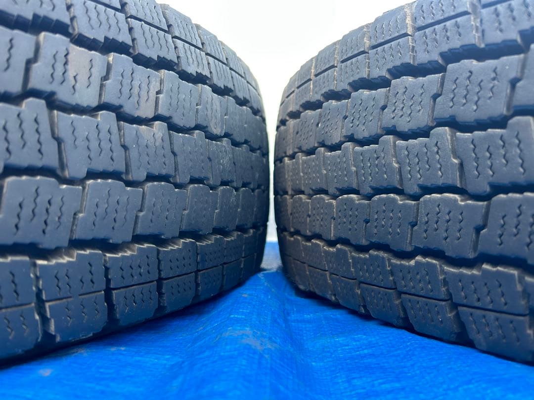 冬用タイヤ　ハイエース使用　状態良し　15インチ ブラックホイール 4本セット