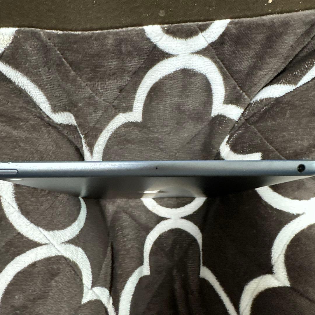 iPad 8世代　32GB Wi-Fiモデル 本体