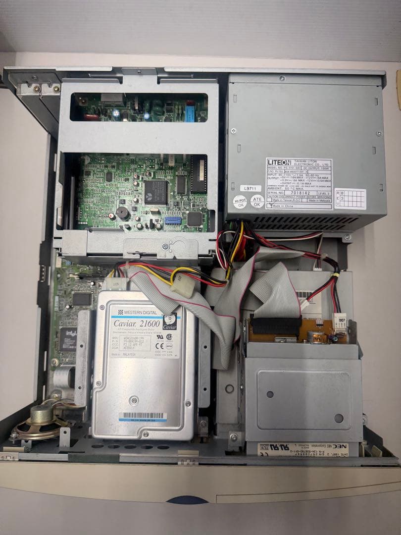 PC-9821 V16 本体 通電確認済み （ジャンク）