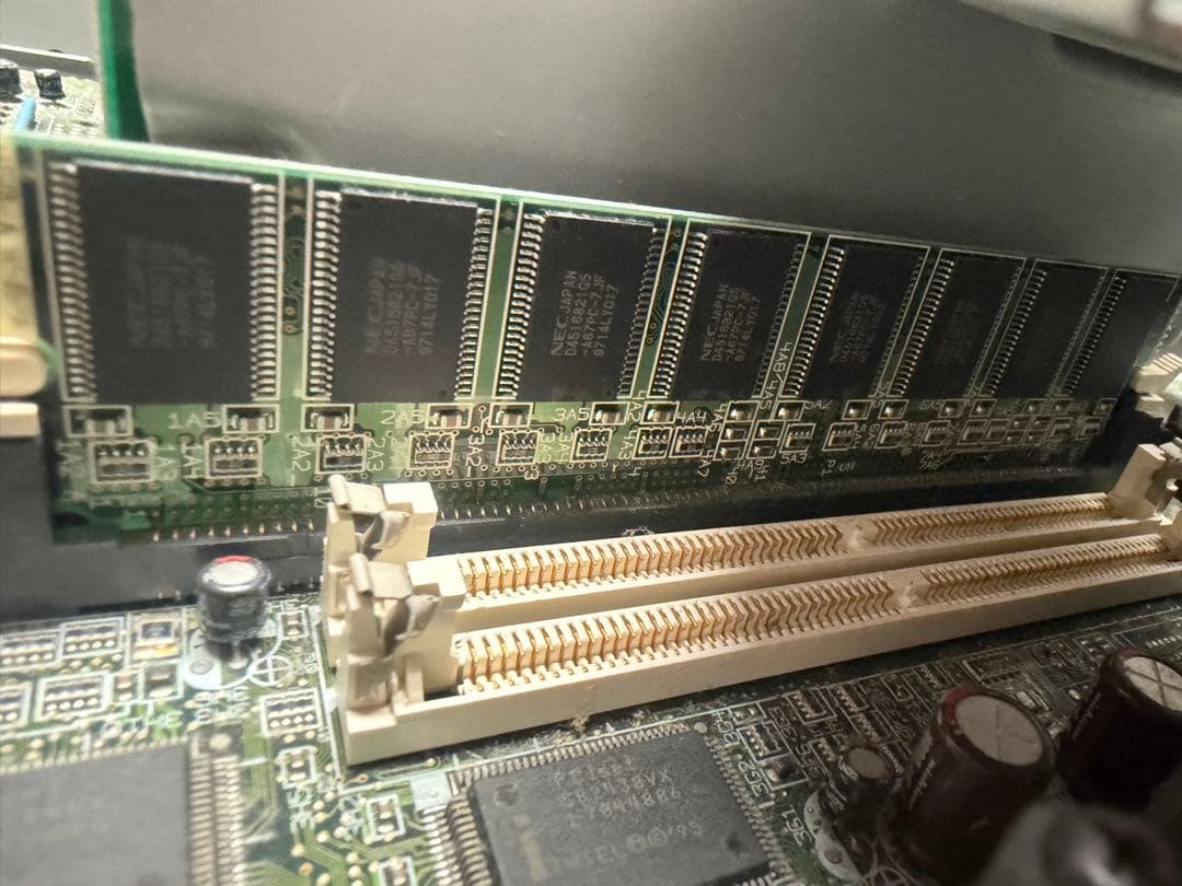 PC-9821 V16 本体 通電確認済み （ジャンク）