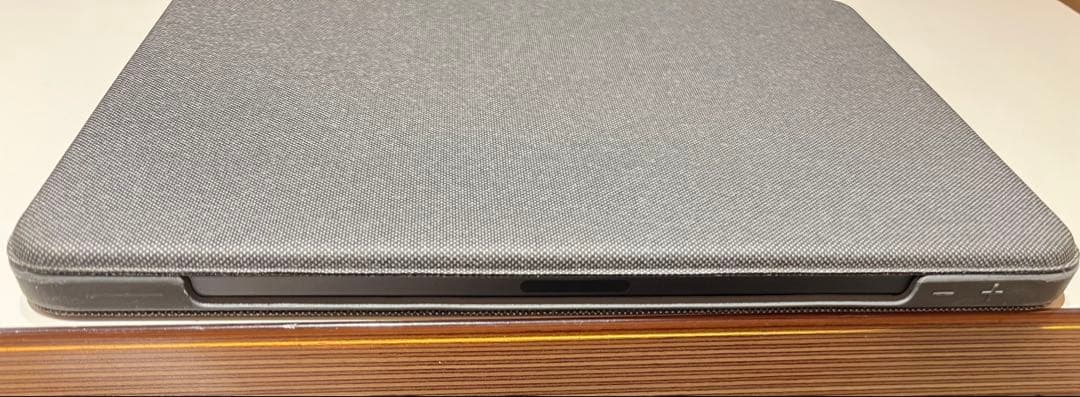 combo touchkeyboard Logicool iPadPro用