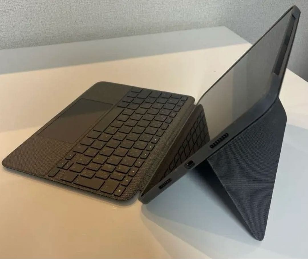 combo touchkeyboard Logicool iPadPro用
