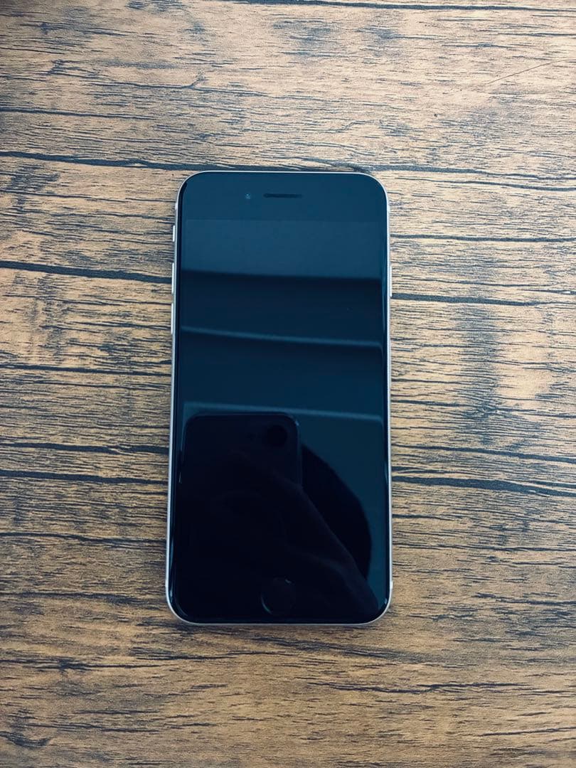 Apple iPhone SE3(第３世代) スターライト 64GB