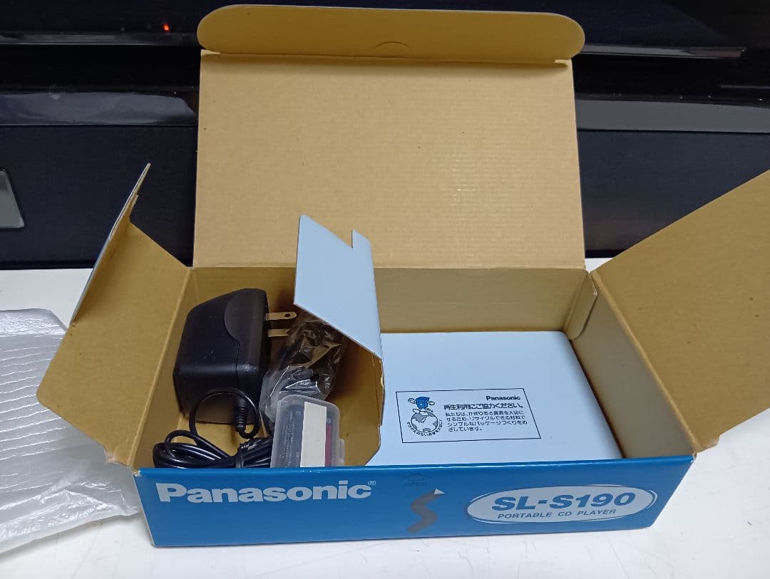 ポータブルプレーヤー Panasonic PORTABLE CD PLAYER SL-S190